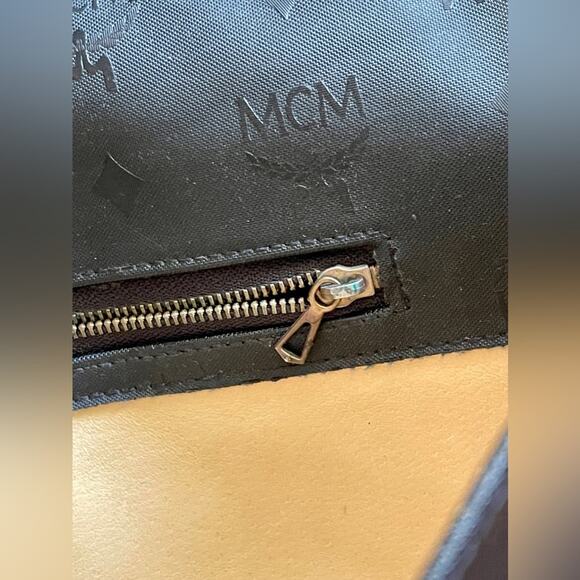 80s Vintage Black MCM Envelope Style Soft Briefcase with Key - Picture 5 of 14